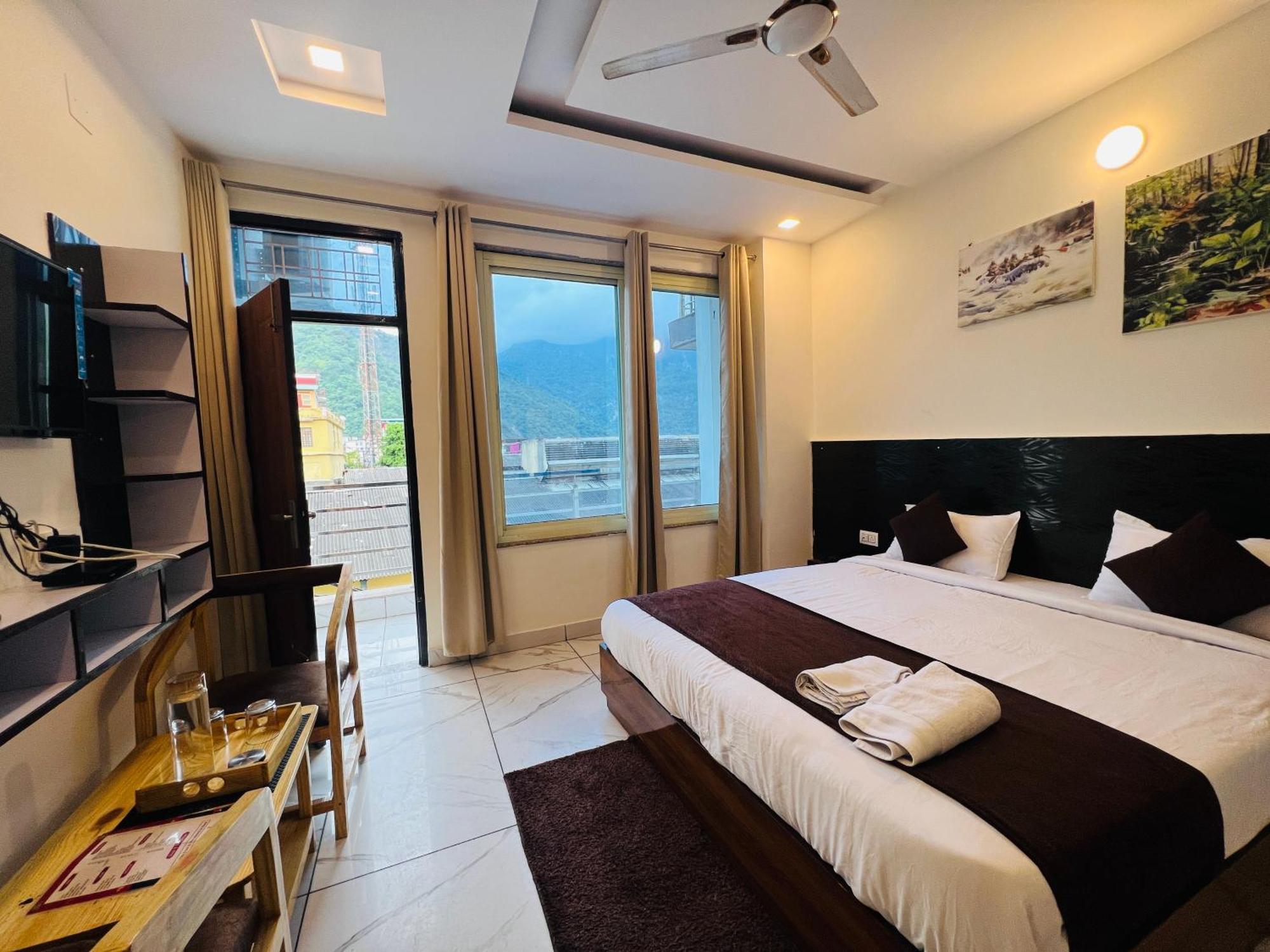 The Royal Galaxy Hotel Rishīkesh Buitenkant foto
