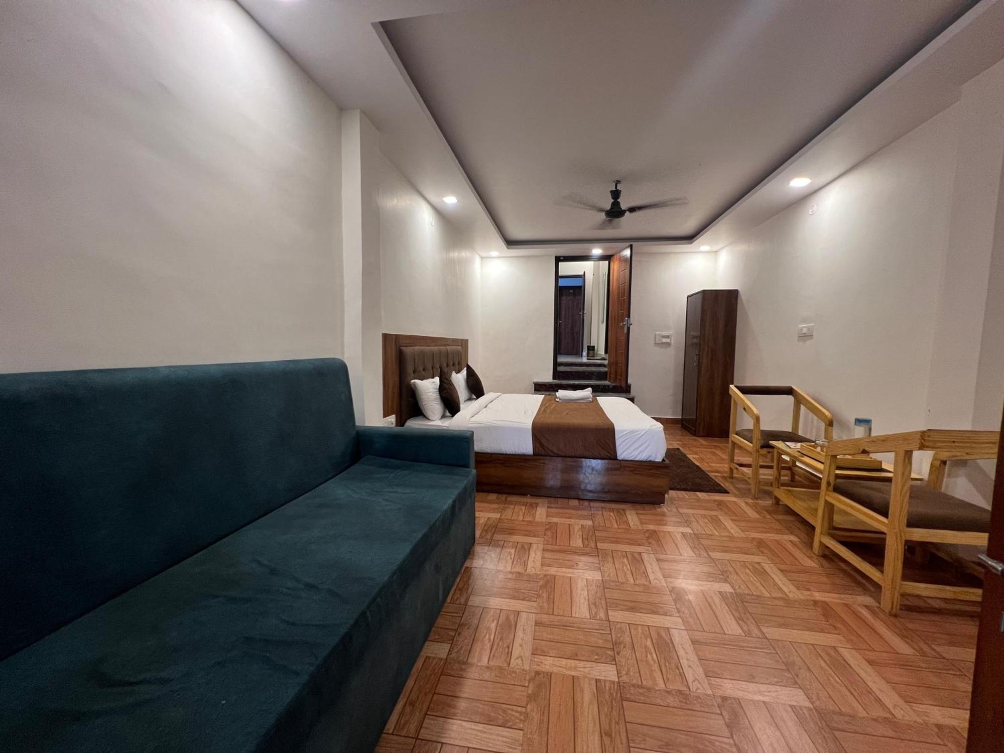 The Royal Galaxy Hotel Rishīkesh Buitenkant foto