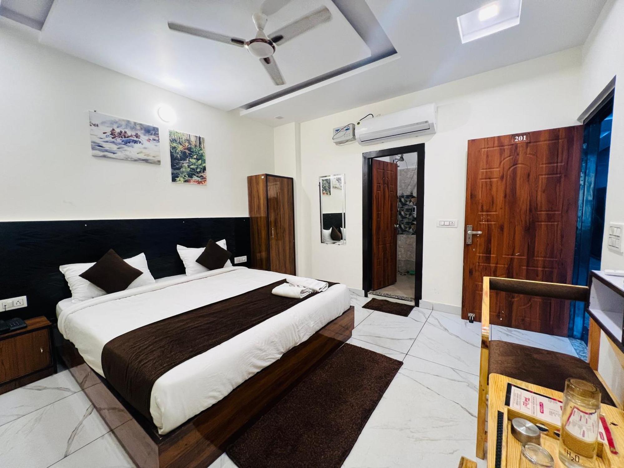 The Royal Galaxy Hotel Rishīkesh Buitenkant foto