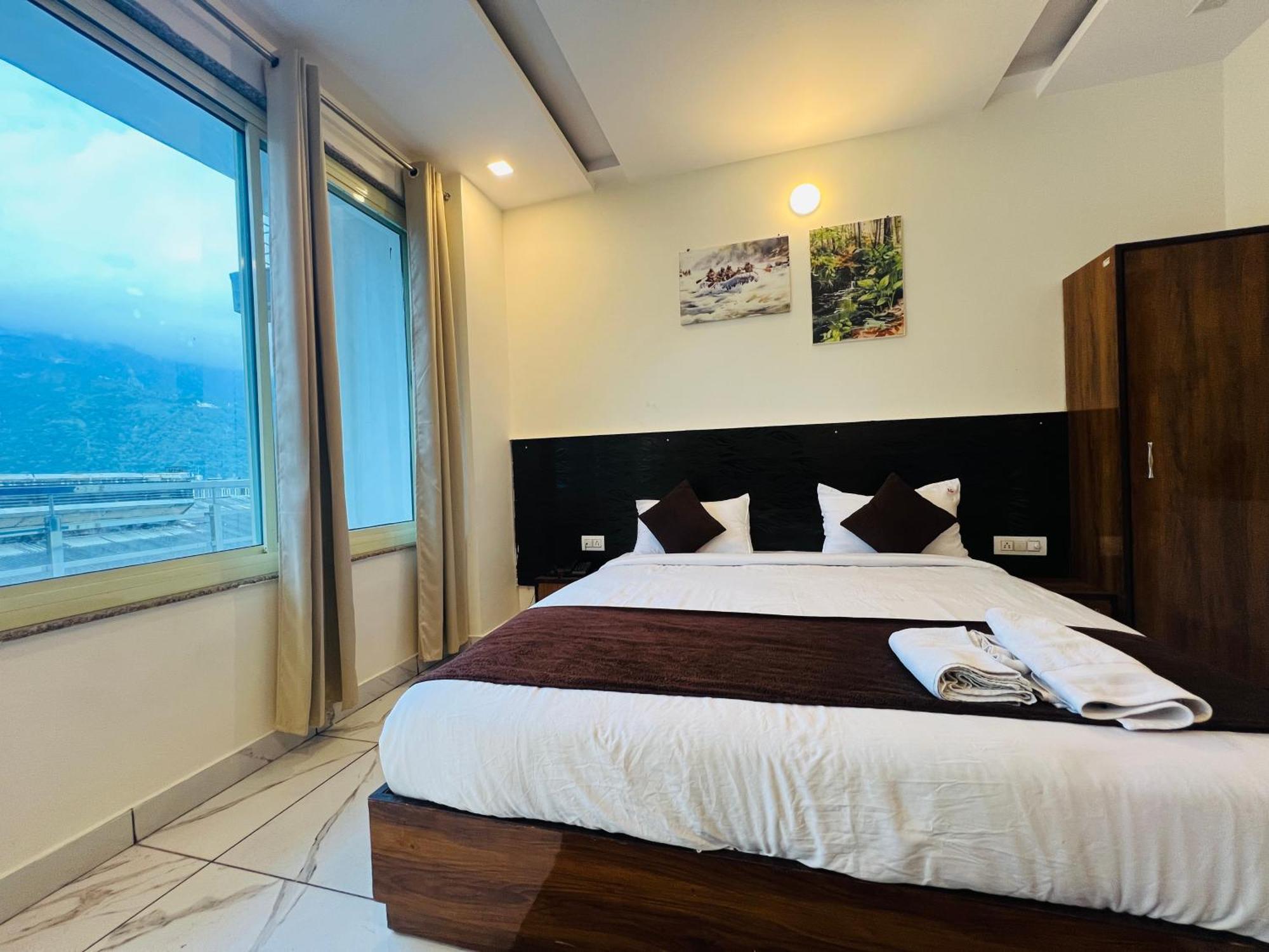 The Royal Galaxy Hotel Rishīkesh Buitenkant foto